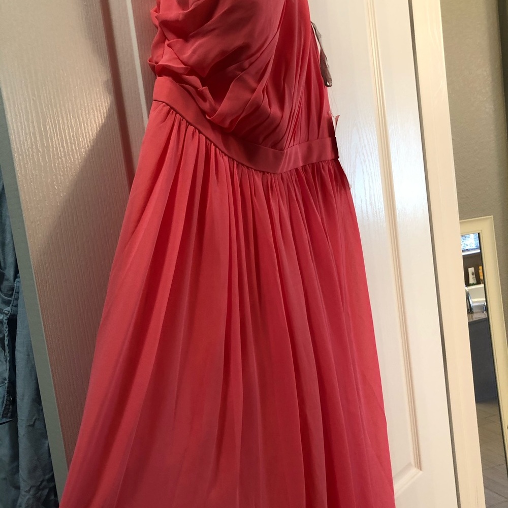 Dress - Picture 3 of 10